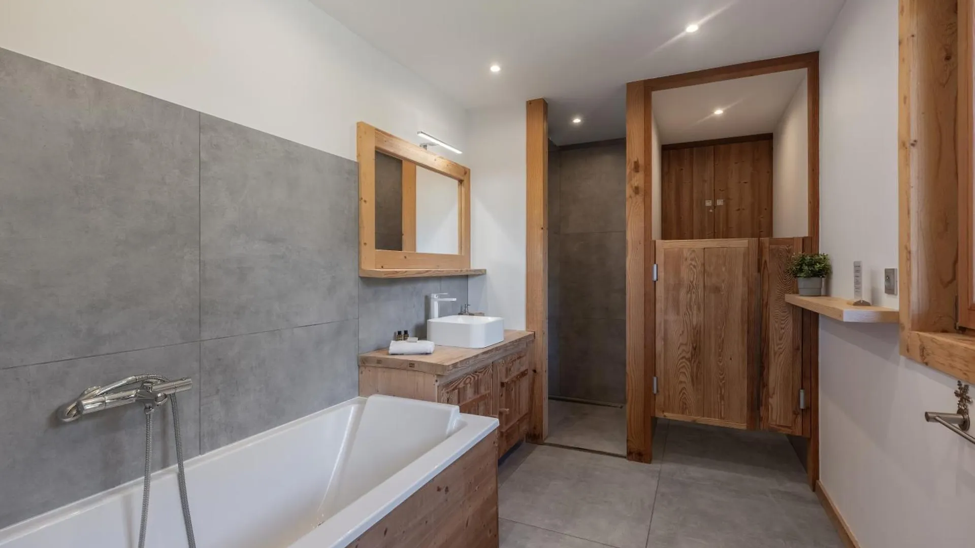 Chalet 1100 - Bo Immobilier Chatel - A Mi-Chemin Du Centre Et Du Linga - Jacuzzi Sauna Et Cheminee
