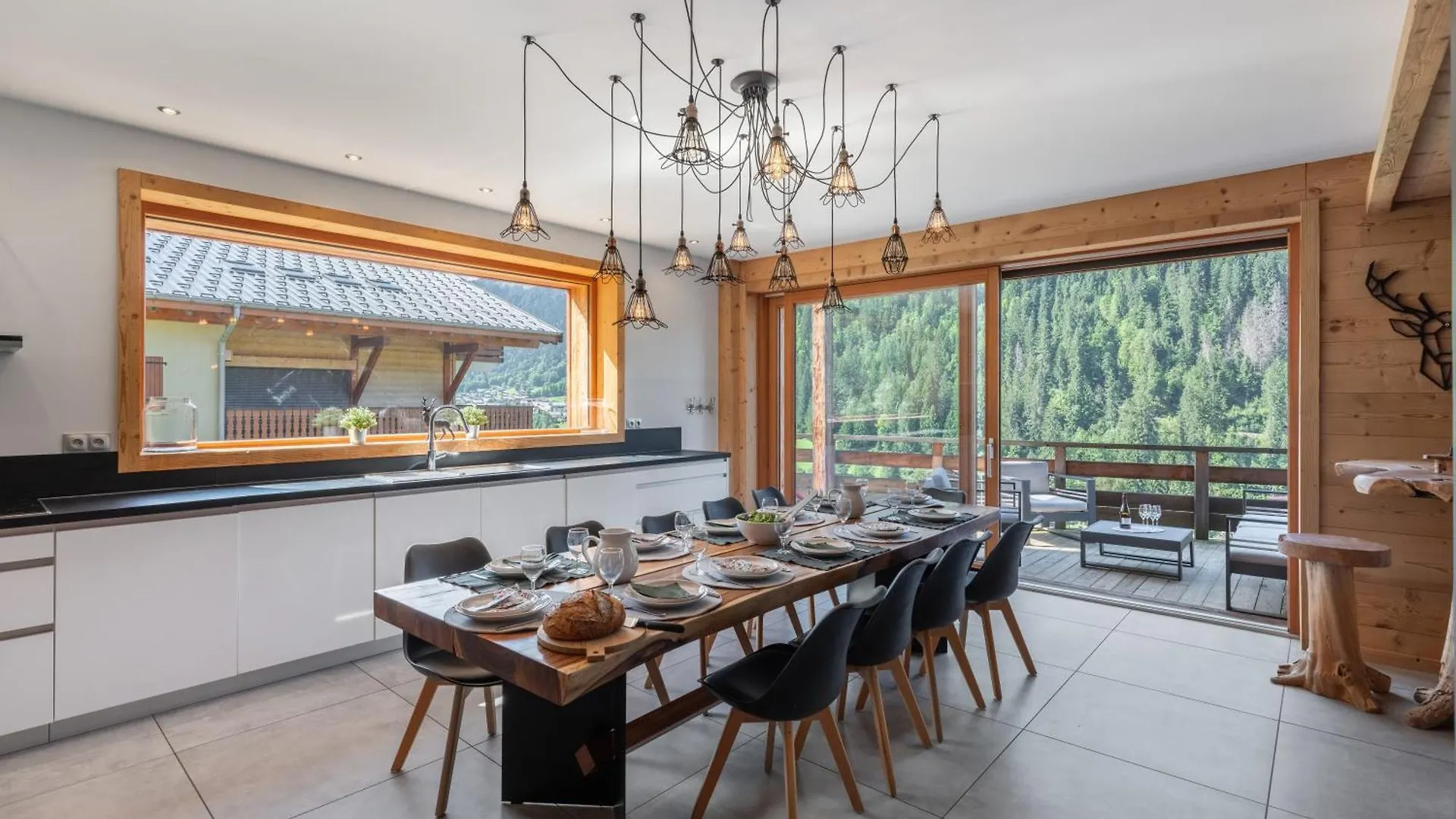 Chalet 1100 - Bo Immobilier Chatel - A Mi-Chemin Du Centre Et Du Linga - Jacuzzi Sauna Et Cheminee 0*,  France
